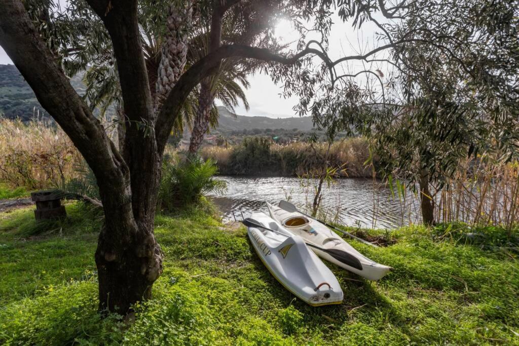 A Charming Country Cottage + Bikes And Kayaks Bosa Bagian luar foto