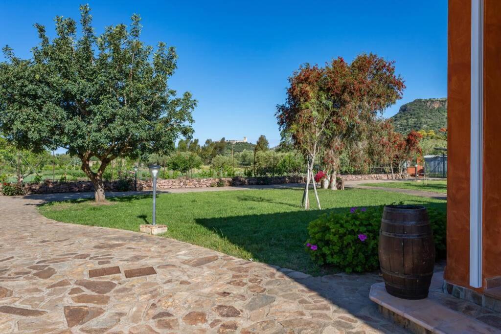 A Charming Country Cottage + Bikes And Kayaks Bosa Bagian luar foto