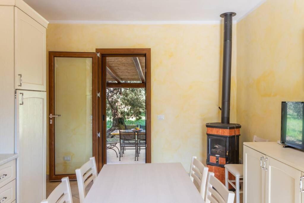 A Charming Country Cottage + Bikes And Kayaks Bosa Bagian luar foto